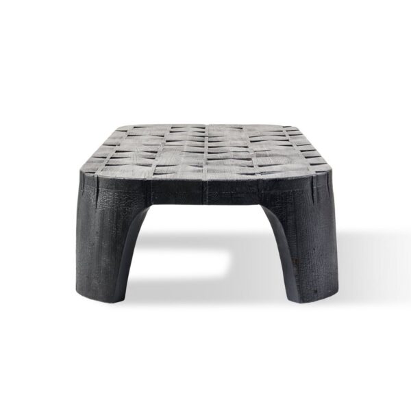 Kartano Coffee Table – Tajanstvena elegancija u crnom ruhu